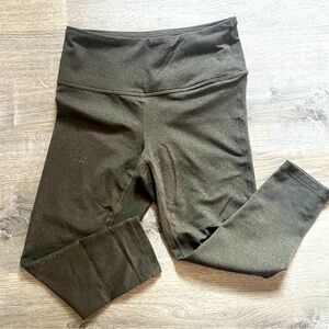 EUC prAna Transform Capri Pants/ tights/ leggings, Camel Heather, Small